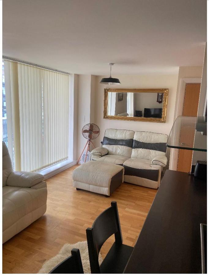 Lovely 2Br Apartment W/ City View Londýn Exteriér fotografie